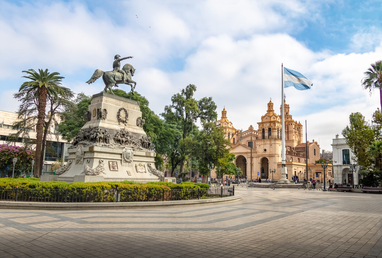 38. Plan for the Identification, Recognition and Acceleration of Knowledge and Implementation of Preliminary Activities for the Creation of a Business Unit in the National University of Cordoba