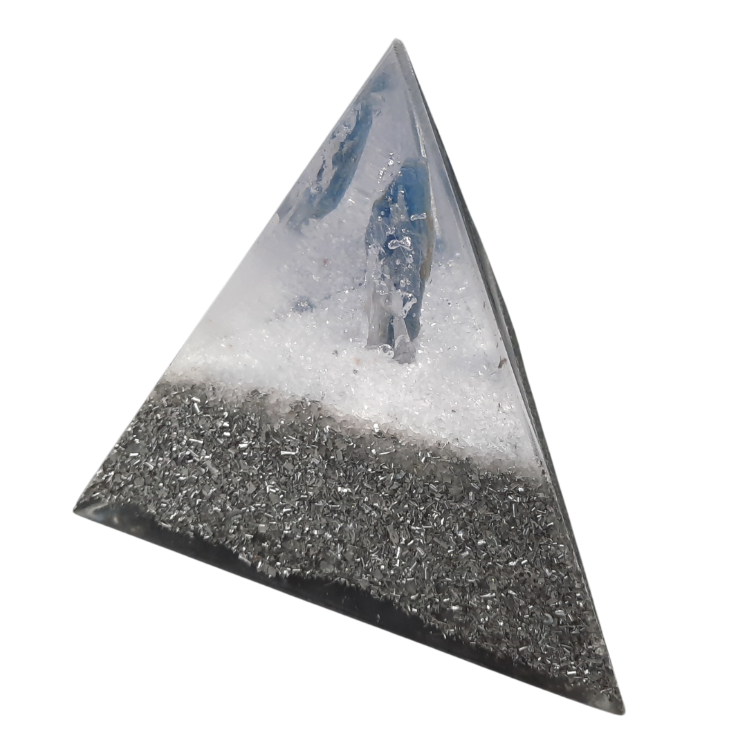 Pirámide Tetraédrica Grande Cristal de Cuarzo y Cianita Azul