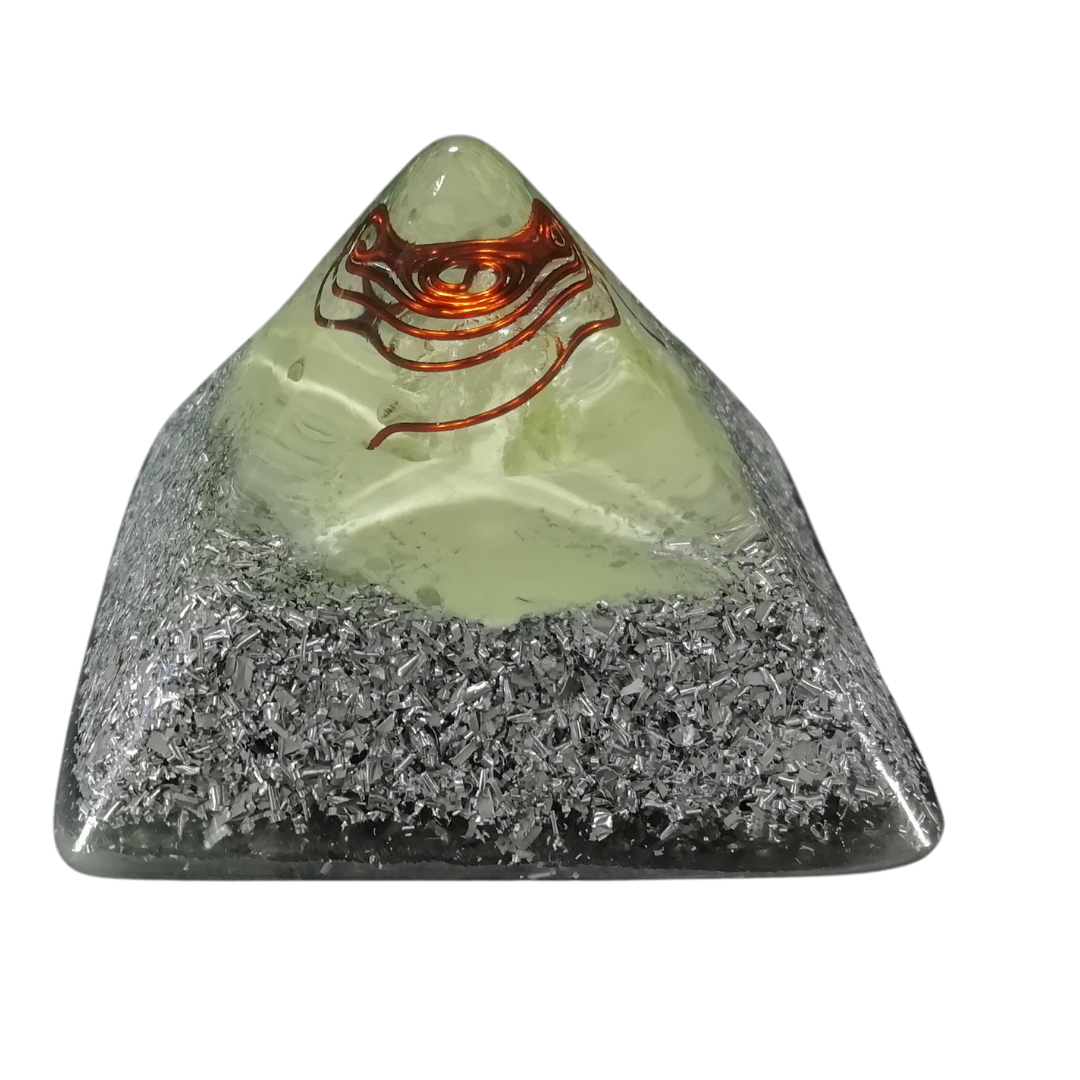 Pirámide Egipcia Mediana Cristal Fosforescente