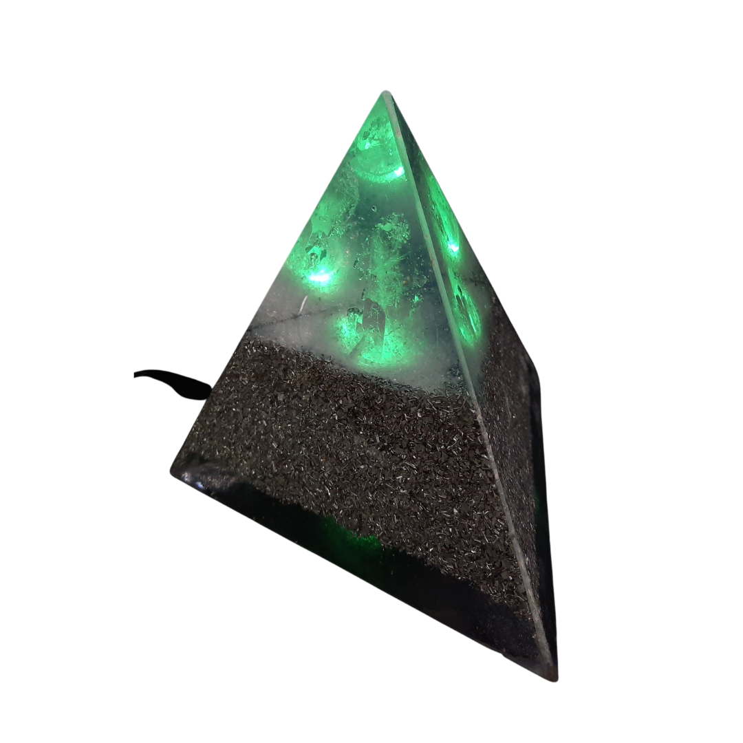 Pirámide Tetraédrica con Luz Verde 220v