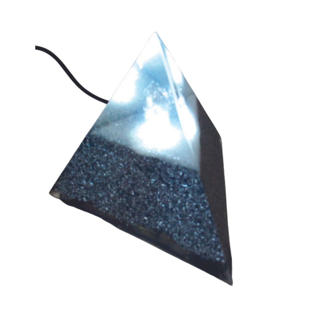 Pirámide Tetraédrica con Luz Blanca 220v